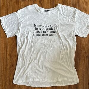 NWOT Boohoo Women’s White Graphic Tee with Retrograde Text Large